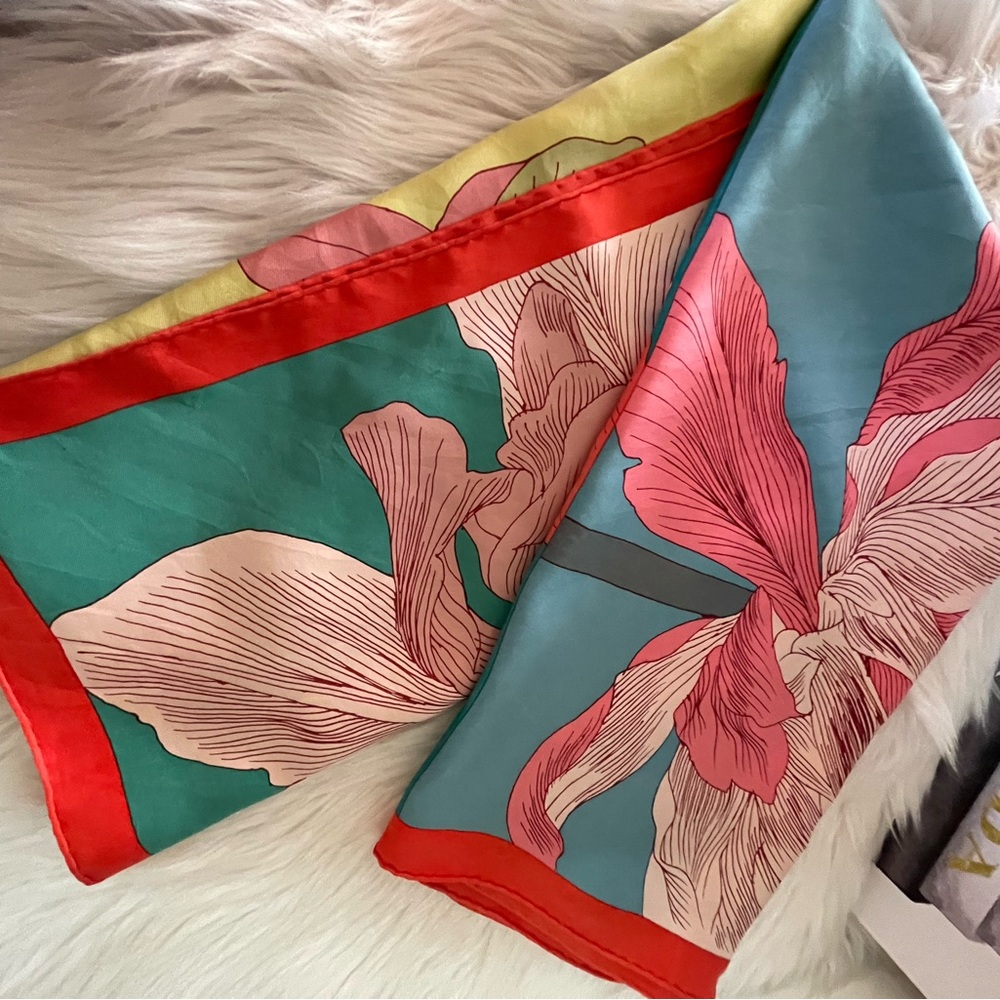 Hermès Stole Etude Pour Un Iris-Arc En Ciel silk scarf. - Picture 12 of 16